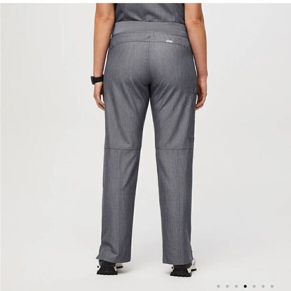 Figs Technical Collection Kade Cargo Scrub Pants - Picture 3 of 14